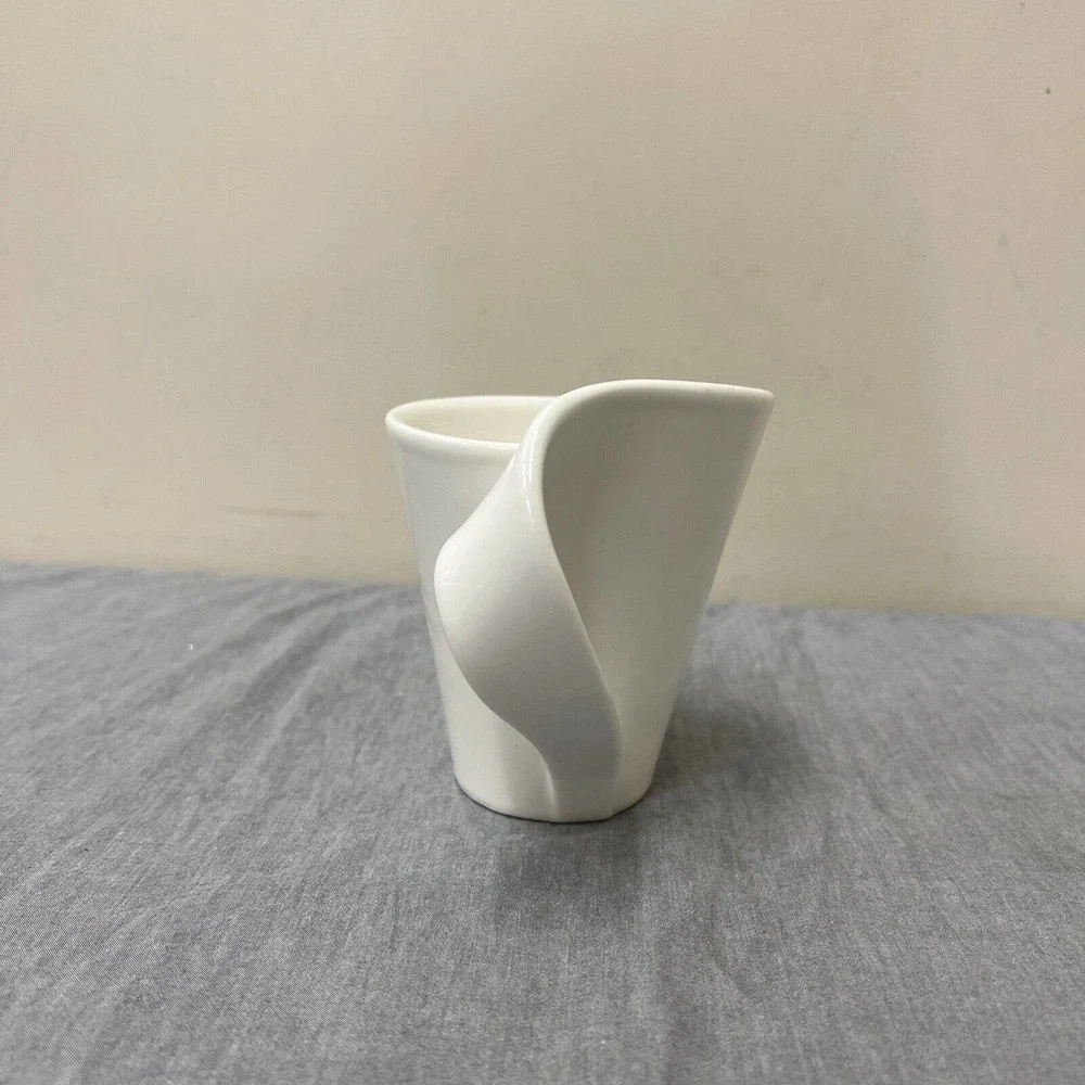 Villeroy Boch 1748 Luxembourg New Wave Mug Swirl Handle Cup White Porcelain 10oz - Picture 4 of 9